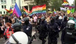 Pologne : en province, le quotidien à risque de la communauté LGBT