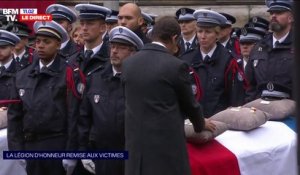 Le ministre de l'Intérieur remet la Légion d'honneur aux quatre victimes de l'attaque au couteau de la préfecture de police de Paris
