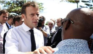 Emmanuel Macron trop familier avec un jeune Réunionnais se fait rabrouer