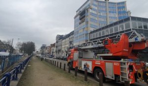 Tempête Ciara: un morceau de façade s'effondre sur le boulevard du Midi à Bruxelles