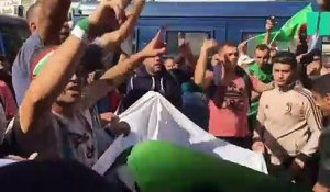 À Alger, le "Hirak" massivement mobilisé pour fêter une nouvelle indépendance