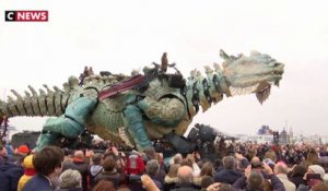 Spectacle : un dragon de 72 tonnes à l'honneur dans les rues de Calais