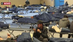 Des migrants évacués des campements du nord-est parisien relogés dans des gymnases