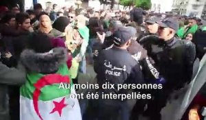 Algérie: des étudiants dispersés alors qu'ils protestant contre un cortège pro-élection