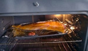 Ce filet de poisson saute dans le four durant la cuisson