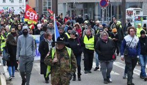 Syndicats et gilets jaunes manifestent à Strasbourg