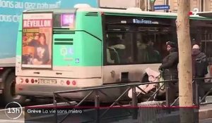 Grève : les Parisiens apprennent à vivre sans le métro