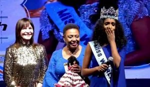 Les images de Miss Monde 2019 qui fond en larmes en rentrant pour la première fois depuis son couronnement, chez elle, en Jamaïque