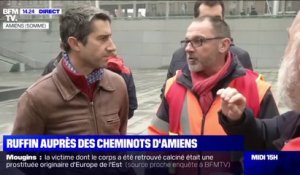 Réforme des retraites: François Ruffin (LFI) rend visite aux cheminots mobilisés sur le parvis de la gare d'Amiens