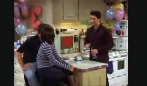 Dans Friends Ross Et Rachel Avaient Enregistre Un Message A Regarder En