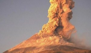 Les images très spectaculaires d'une nouvelle éruption du volcan Popocatepetl au Mexique