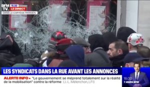 Manifestation: des black bloc s'en prennent à une agence bancaire à Paris