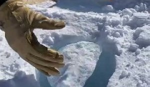 Sons d'un trou dans la glace de 250m de profondeur