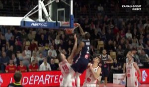 Amath M'Baye claque un dunk tout en puissance ! - EuroBasket Qualifiers