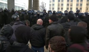 Gilets jaunes à Paris: une dispersion dans la confusion