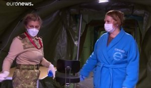 La Roumanie monte en 8 jours un hôpital de campagne pour faire face à l'afflux de malades
