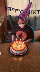 Comment Souffler Les Bougies Avec Son Masque Bon Anniversaire Sur Orange Videos