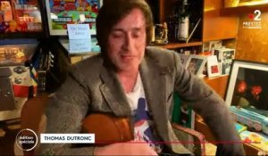 Confinement : Thomas Dutronc donne des cours de guitare sur les réseaux sociaux