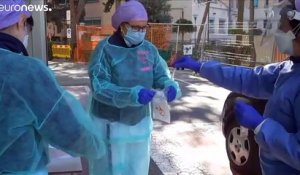 Coronavirus : un couple d'Italiens raconte la venue de leur enfant en pleine pandémie