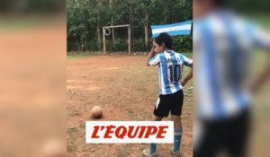 A 12 ans, ce fan de Messi a un pied gauche ultra-précis - Foot - WTF
