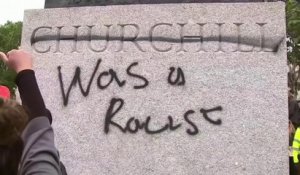 Londres: la statue de Winston Churchill vandalisée