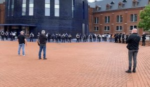 Une centaine de policiers poussent "un cri contre la stigmatisation" à Charleroi