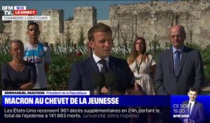 Emmanuel Macron: "Ce que notre pays est en train de traverser est un sacrifice énorme pour notre jeunesse"