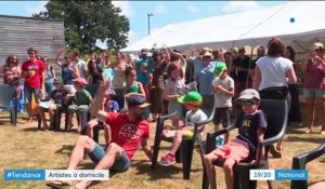 Coronavirus : en Vendée, un groupe de swing-manouche mène sa tournée de concerts à domicile