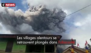Indonésie : le Mont Sinabung est entré en éruption