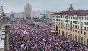 Des dizaines de milliers de Biélorusses rassemblés dans les rues de Minsk contre la réélection de leur président