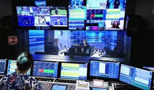 Free mise sur la Ligue 1, la télé face au Covid, Emmanuel Macron en Une de Paris Match et une nouvelle radio bretonne