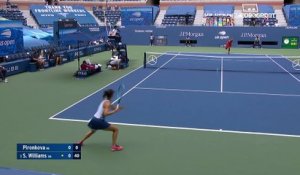 Un amorti suivi d'un lob : Pironkova a baladé Serena d'entrée