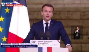 Emmanuel Macron dénonce "les lâches" qui ont livré l'enseignant décapité "aux barbares"