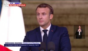 Emmanuel Macron: "Samuel Paty fut la victime de la conspiration funeste de la bêtise, du mensonge, de l'amalgame, de la haine de l'autre"
