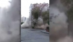 Turquie: un immeuble s'effondre, de nombreux dégâts à Izmir suite à un séisme en mer Égée