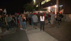 En Arizona, des pro-Trump manifestent devant un centre de dépouillement à Phoenix