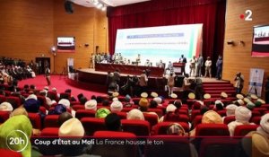 Coup d’État au Mali : Emmanuel Macron hausse le ton