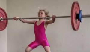 Capable de soulever 80 kilos, cette fillette de 7 ans est certainement la plus forte du monde