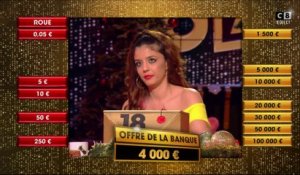 Que va décider de faire Lisa suite à l'offre des 4 000 euros du banquier ?