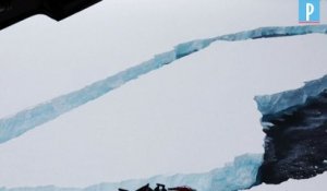 Images de la Royal Air Force du plus grand iceberg du monde