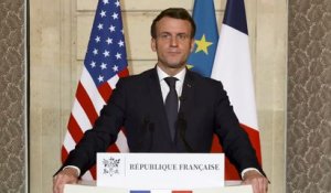 Violences à Washington: Macron appelle à "ne rien céder" face à "la violence de quelques-uns"