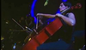Serge Lama chante "Je suis malade" en live à Bercy
