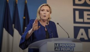 Élections présidentielles 2022 : un sondage donne Marine Le Pen devant Emmanuel Macron
