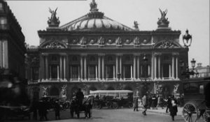 Les derniers fiacres place de l'Opéra, Paris