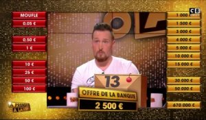 Que va décider de faire Alexandre suite à l'offre des 2 500 euros du banquier ?