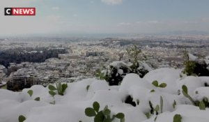 Vidéo : des chutes de neige exceptionnelles à Athènes et en Grèce