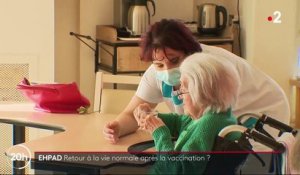 Covid-19 : vaccinés en priorité, les résidents d’Ehpad dans l’attente du retour à la vie normale