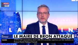 Le Maire de Bron, près de Lyon, attaqué, insulté et son véhicule a été détruit par une bande d'agresseurs