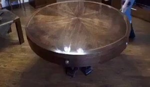 Cette table se transforme d'une façon incroyable