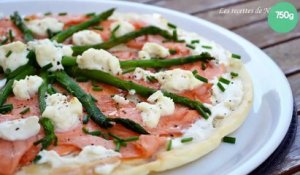 Pizza à la ricotta, saumon fumé et asperges vertes